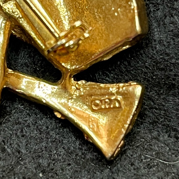 Signed ORA Vintage Musical Drum Drummer Pin Brooch Gold Tone & Rhinestone - Picture 7 of 8